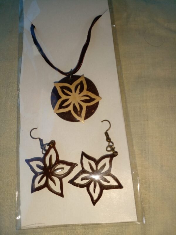 Coconut shell juwellery set/පොල් කටු ජුවලරි සෙට්