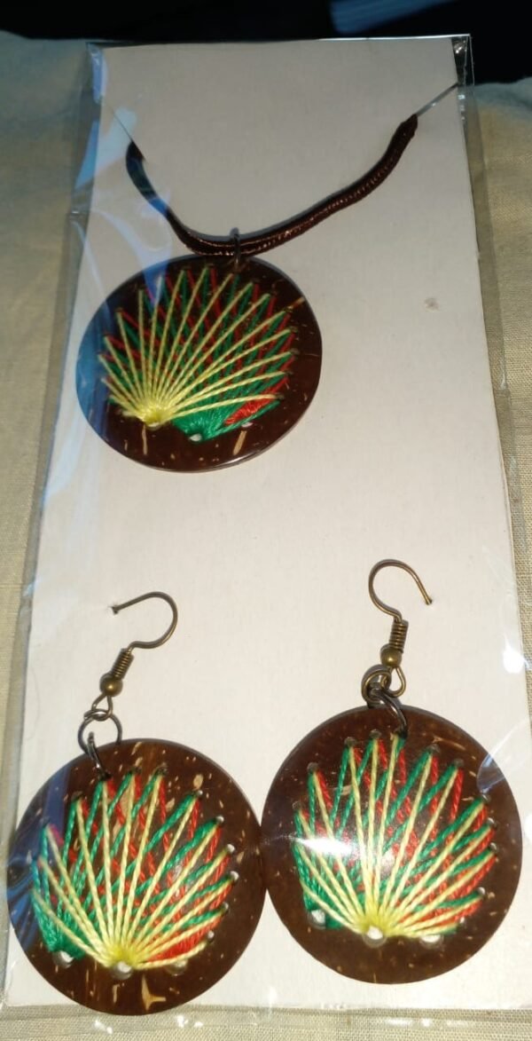Coconut shell juwellery pack/පොල් කටු ජුවලරි සෙට්