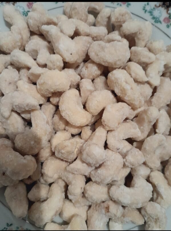 Suger mixed cashew/සීනි මිශ්‍ර කජු - 1 Kg