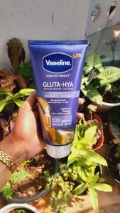 Vaseline Gluta Hya over Night lotion/ග්ලූටා හයර් ඕවර් නයිට් ලෝෂන් - Image 2