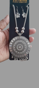 Circle shapes Necklace /නෙක්ලස් - Image 2