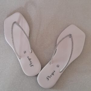 Slippers ස්ලිපර්ස්